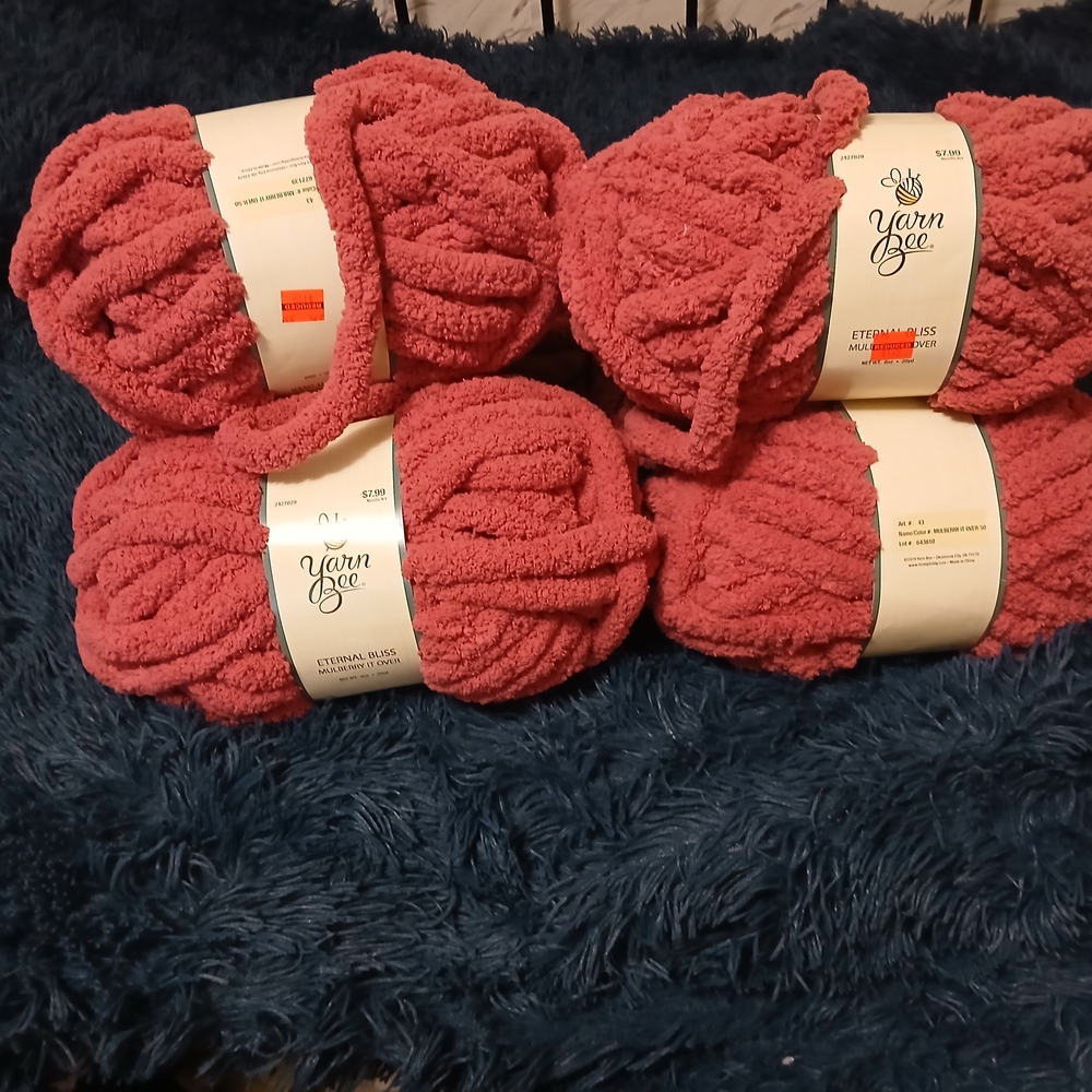 Yarn Bee Red Yarn Bundle (Lot 8)